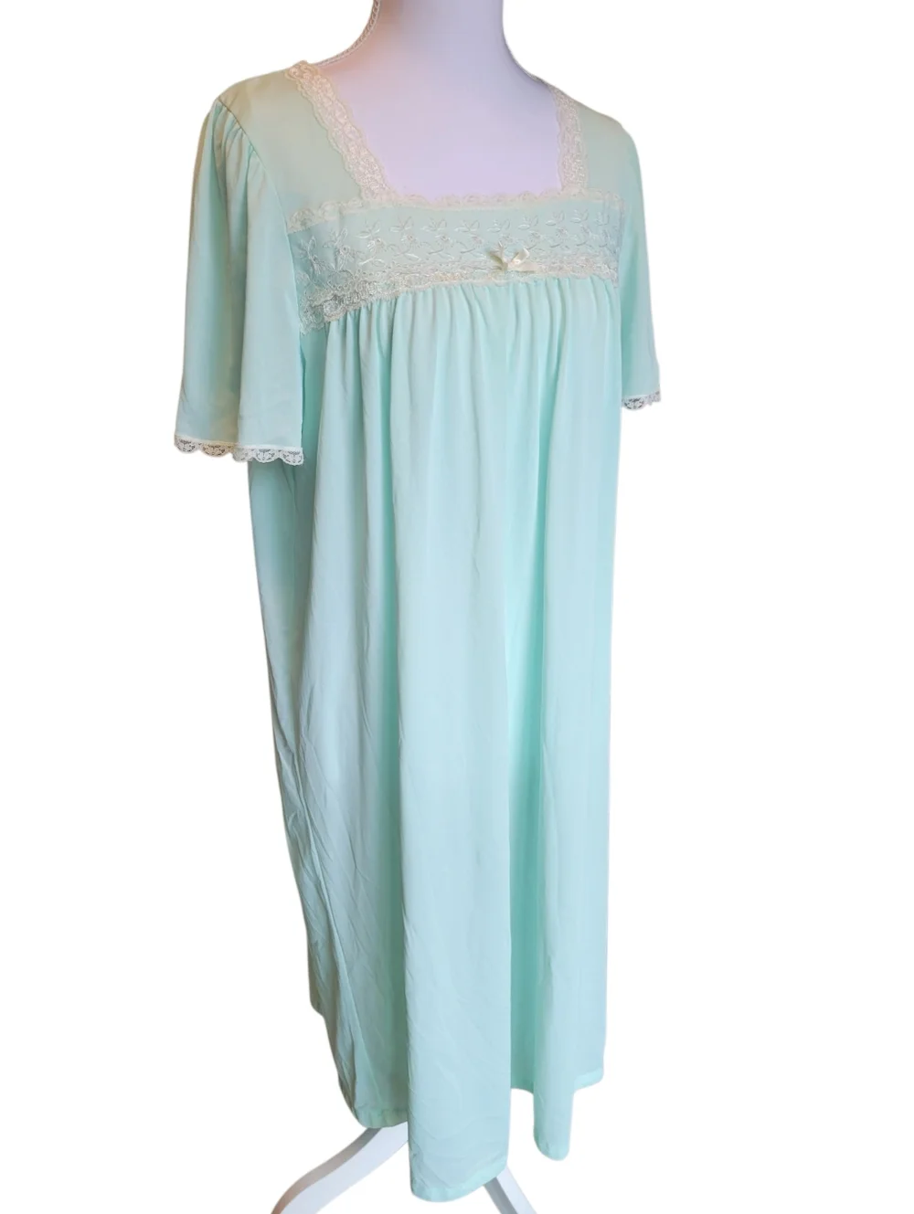 Vintage Amanda Stewart Blue Green Short Sleeve Square Neckline Nightgown